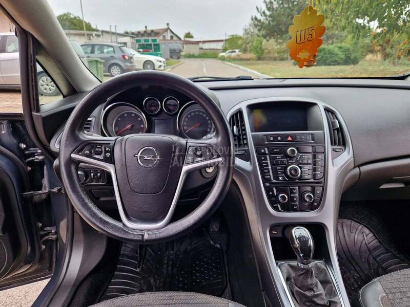 Opel Astra J 1.6 cdti
