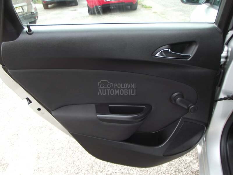 Opel Astra J 1.6 B DIGI NOV