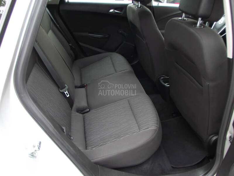 Opel Astra J 1.6 B DIGI NOV