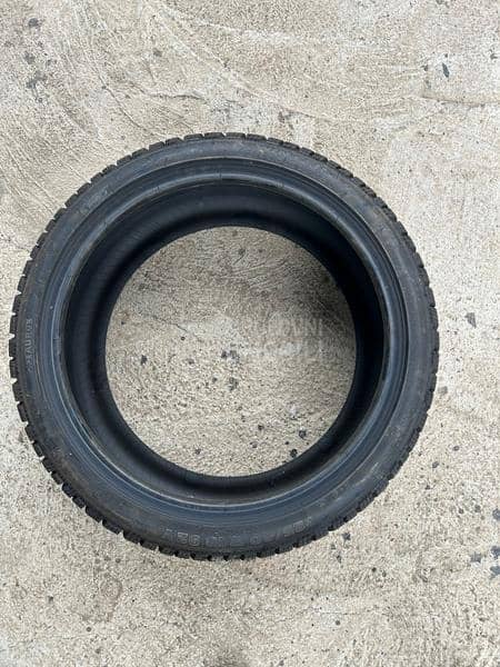 Taurus 225/40 R18 Zimska