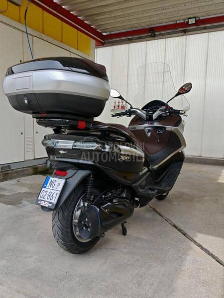 Piaggio x10 350