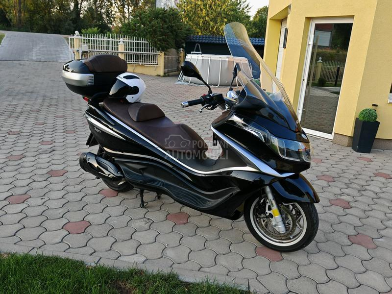 Piaggio x10 350