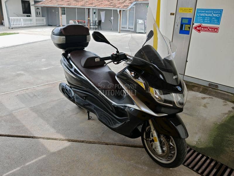 Piaggio x10 350