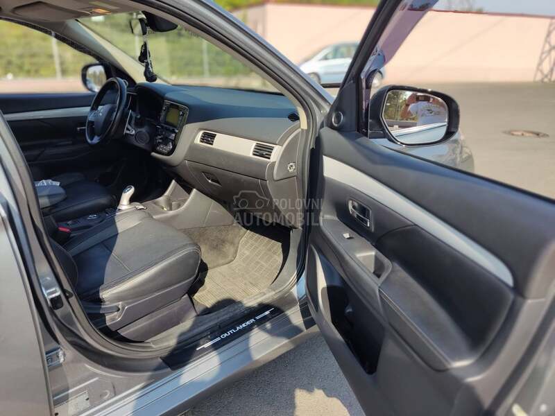 Mitsubishi Outlander 