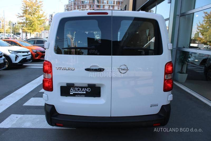 Opel Vivaro 2.0 L 180 A 8