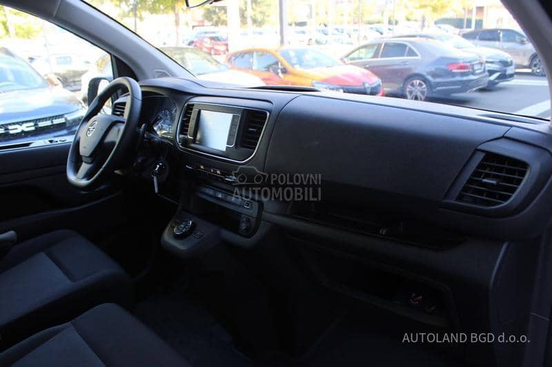 Opel Vivaro 2.0 L 180 A 8