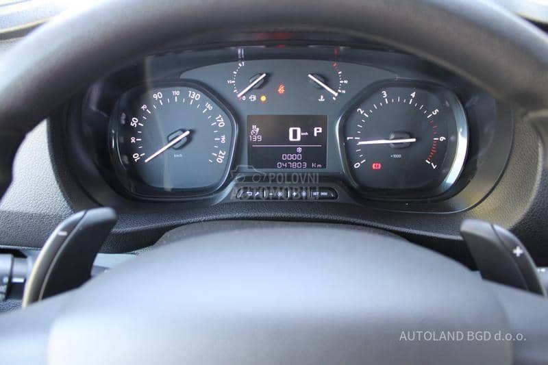 Opel Vivaro 2.0 L 180 A 8