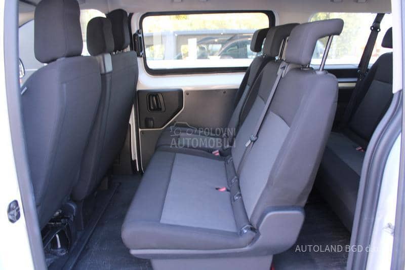 Opel Vivaro 2.0 L 180 A 8