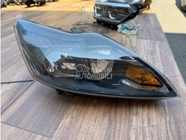 Desni far za Ford Focus za 2009. god.