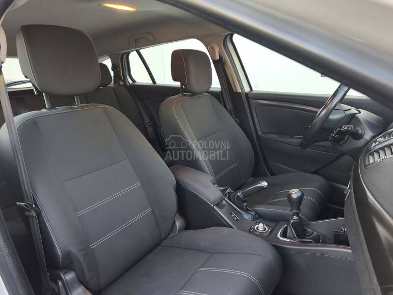 Renault Megane 1.5 dciN a v i/L e d