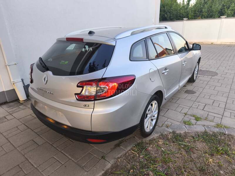 Renault Megane 1.5 dciN a v i/L e d