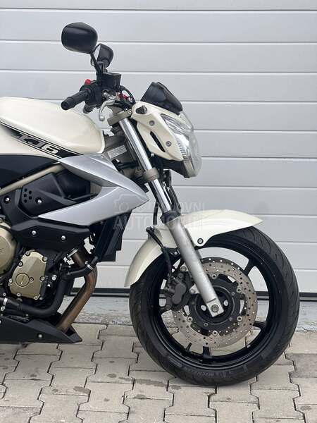 Yamaha XJ6