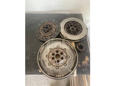 Set kvacila sa plivajucim za Volkswagen Golf 6 od 2009. do 2012. god.