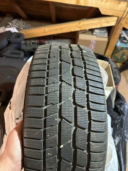 Continental 225/40 R18 Zimska