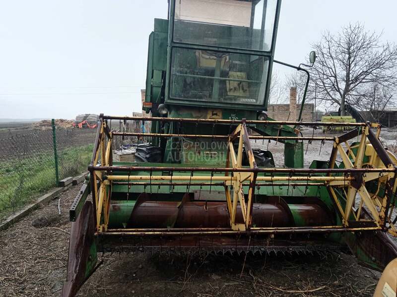 John Deere 945