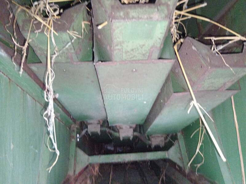 John Deere 945