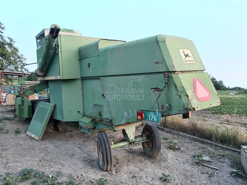 John Deere 945