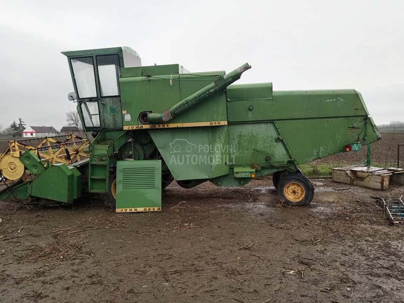 John Deere 945