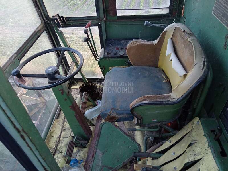 John Deere 945