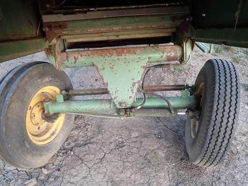 John Deere 945