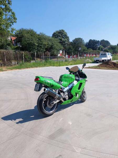 Kawasaki ZX9R