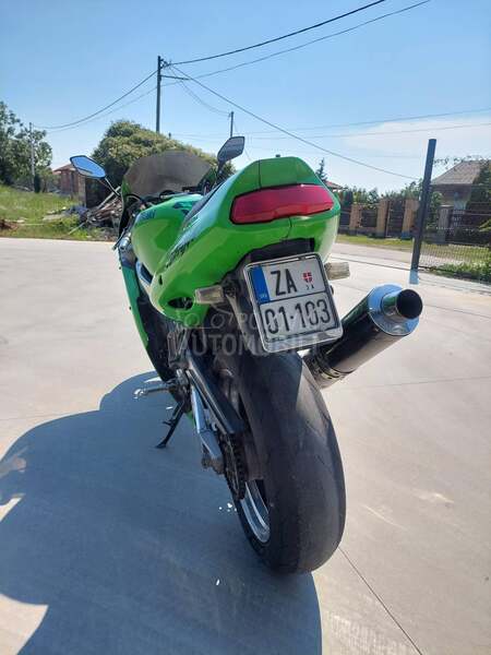 Kawasaki ZX9R