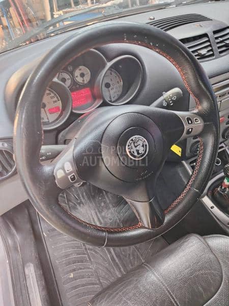 Alfa Romeo GT -  kompletan auto u delovima