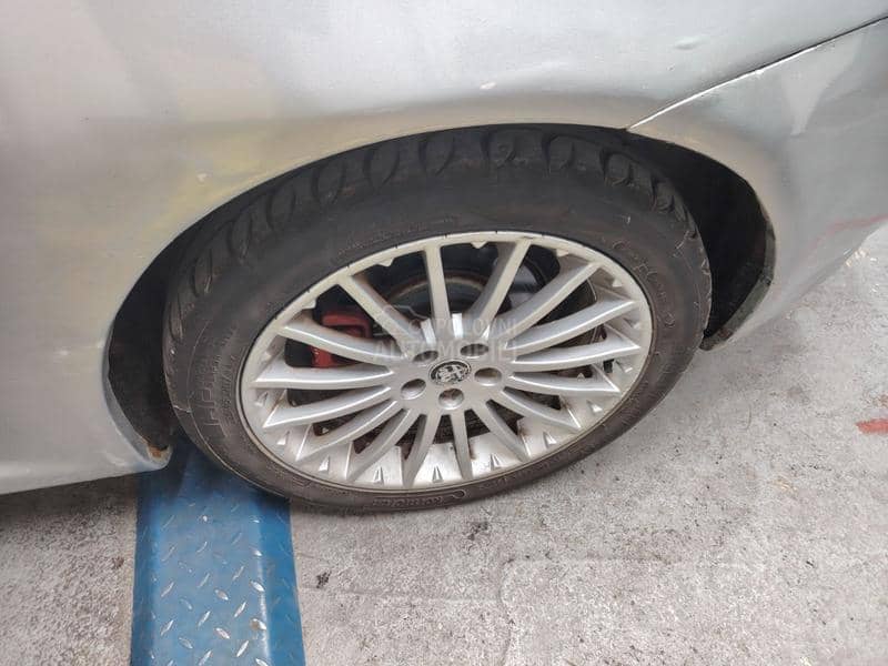 Alfa Romeo GT -  kompletan auto u delovima