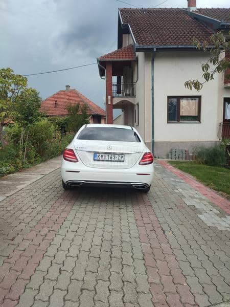 Mercedes Benz E 200 