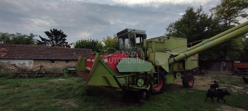 Claas Dominator 105
