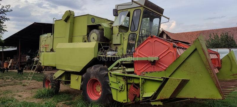 Claas Dominator 105