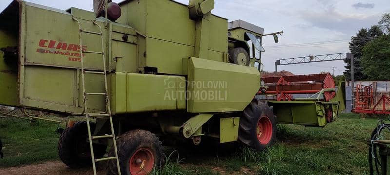 Claas Dominator 105