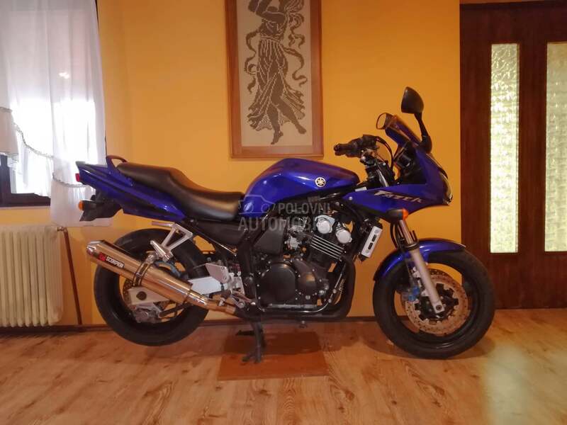 Yamaha FZS 600 Fazer