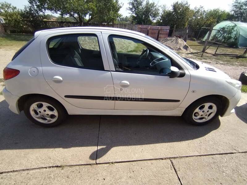 Peugeot 206 plus 