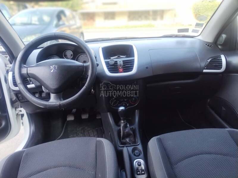 Peugeot 206 plus 