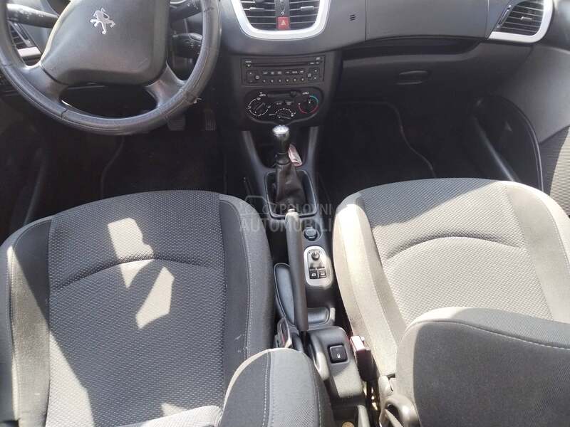 Peugeot 206 plus 