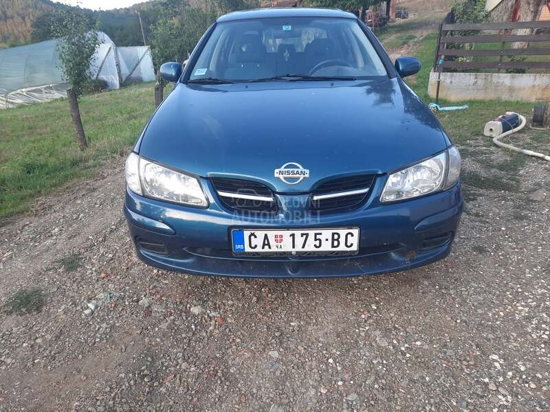 Nissan Almera 
