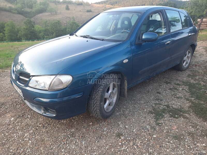 Nissan Almera 