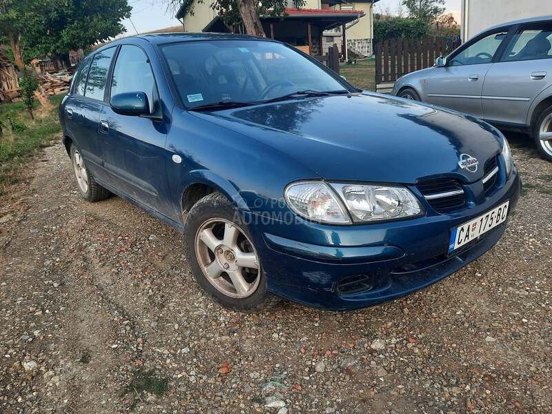 Nissan Almera 