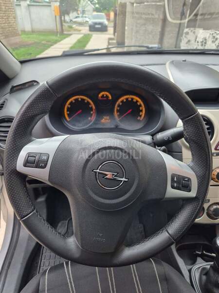 Opel Corsa D 