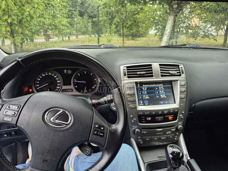Lexus IS 220 IS 220D