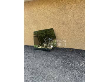 Zadnje levo zatamnjeno staklo za Audi Q2 od 2016. do 2024. god.