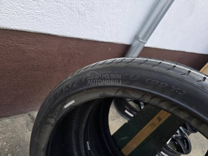 Pirelli 245/40 R20 Letnja