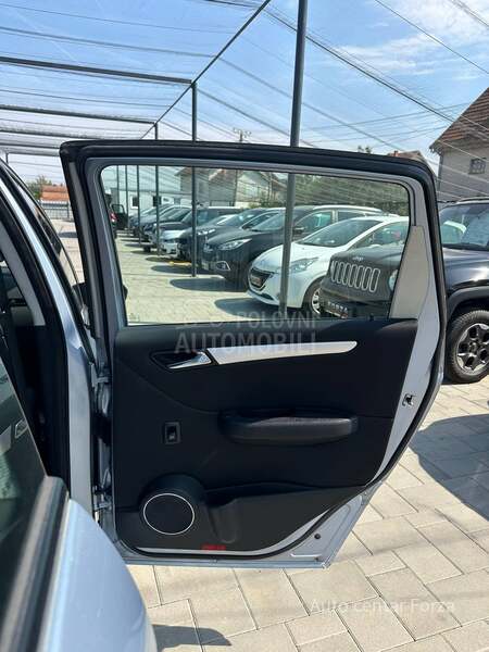 Mercedes Benz B 180 N O V / P A N O
