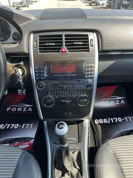 Mercedes Benz B 180 N O V / P A N O
