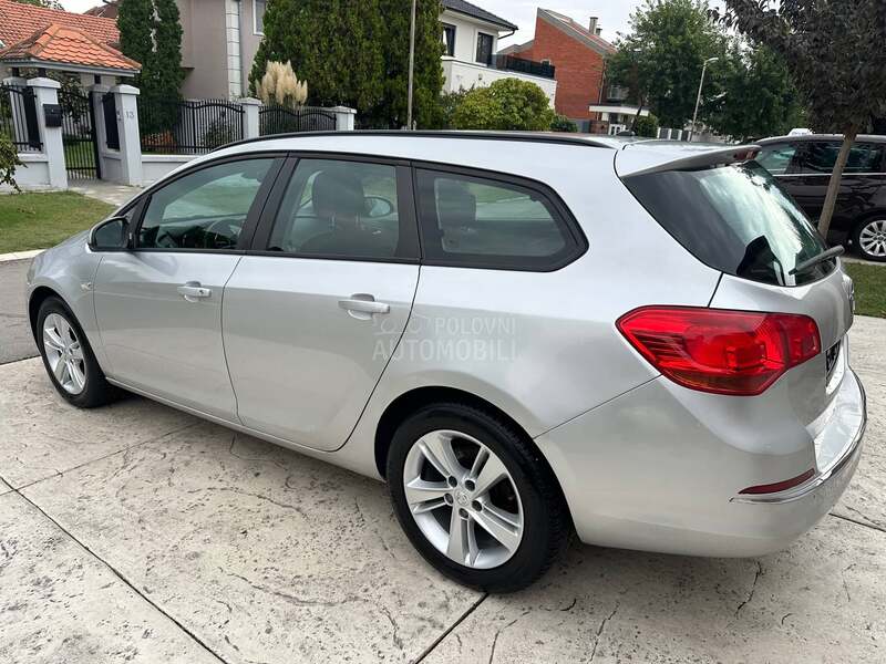 Opel Astra J 1.7CDTI ENJOY