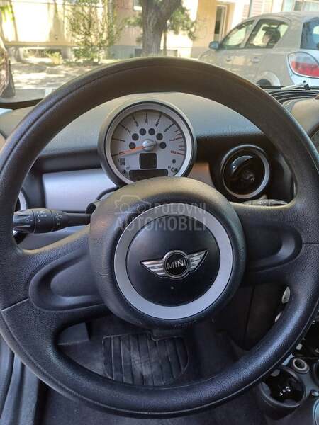 MINI One 