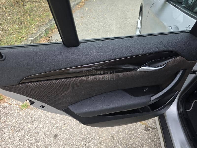 BMW X1 2.0d.  AUTO/LED