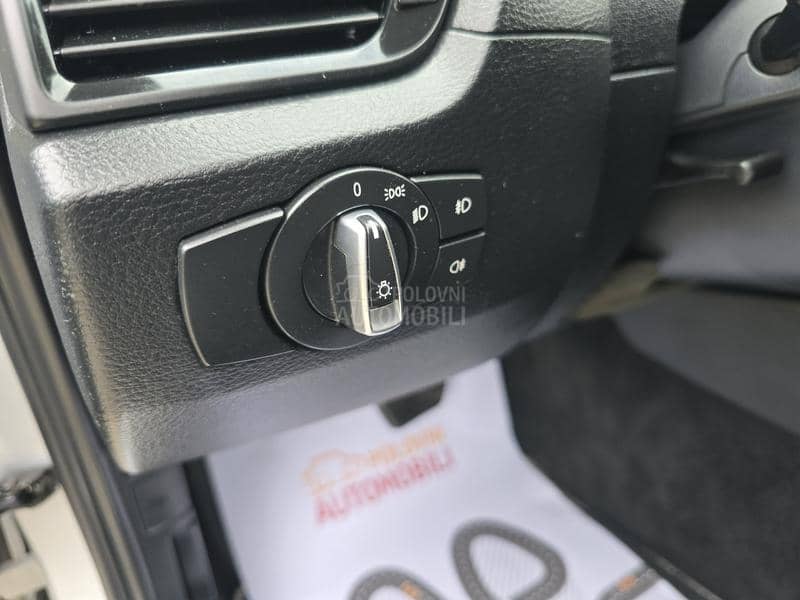 BMW X1 2.0d.  AUTO/LED