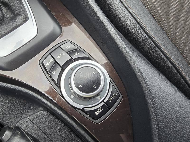 BMW X1 2.0d.  AUTO/LED